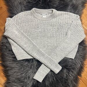 URBAN OUTFITTERS Light Gray Chunk Cropped Sweater Size XS